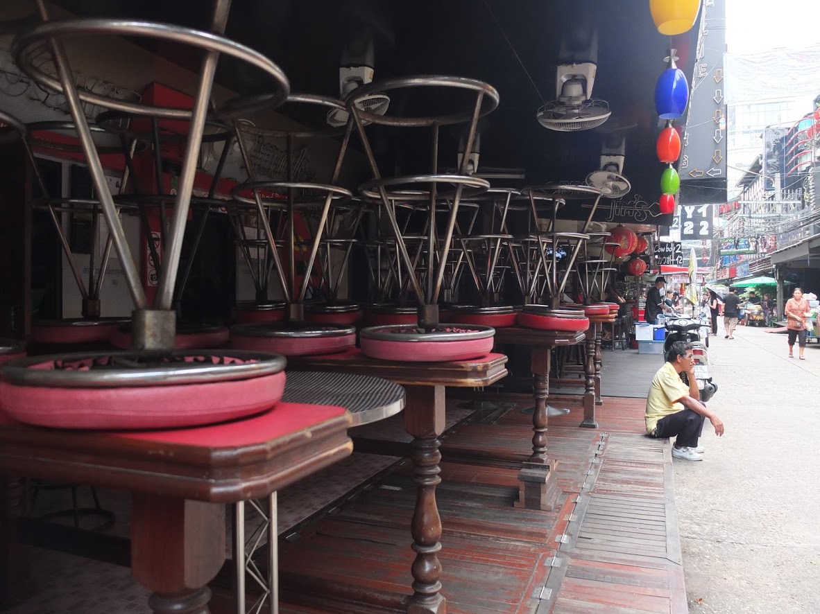 Go go bars in Soi Cowboy were ordered closed indefinitely starting at 8pm on Thursday.