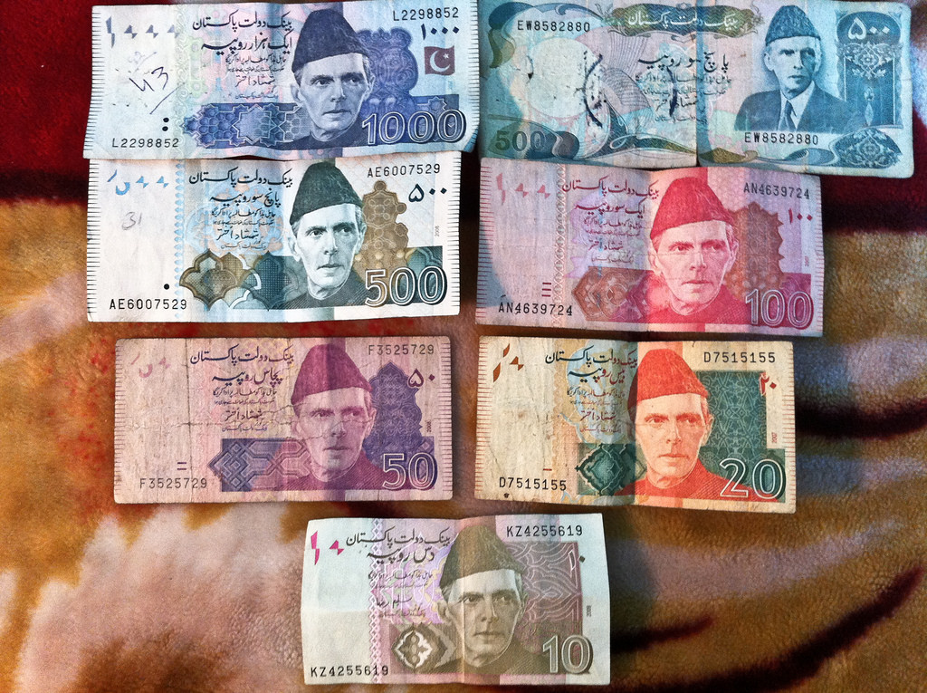 pakistani rupee plunges 7 as country seeks imf china loans vs rupee