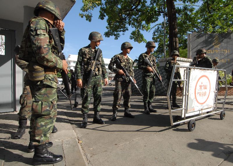 Soldiers guard the Army Club in Bangkok, 23 May 2014.