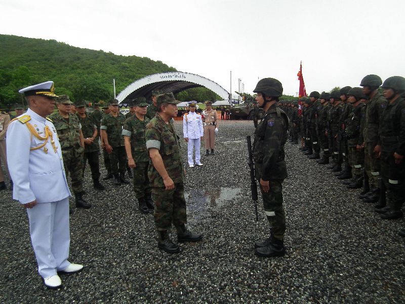 2,000 Marines attended a farewell ceremony at a military base in Chonburi province before their departure to the three southern border provinces, 29 Sept 2014.