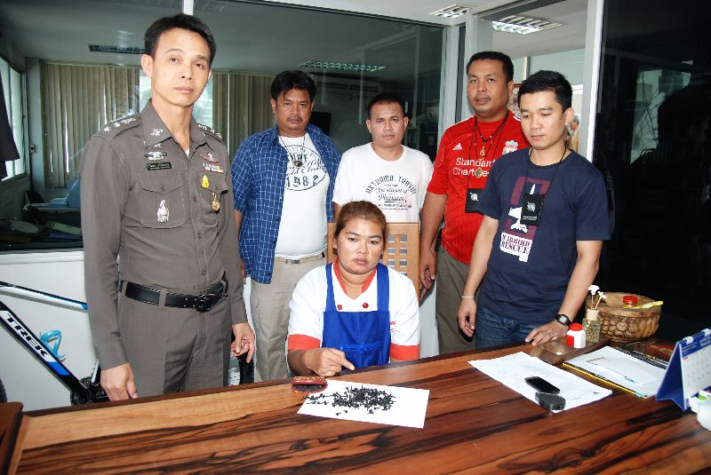 Police arrested a woman who allegedly scattered screws on a main road Hua Hin in an effort to bring more business to her husband’s tire repair shop, 24 Feb 2015.