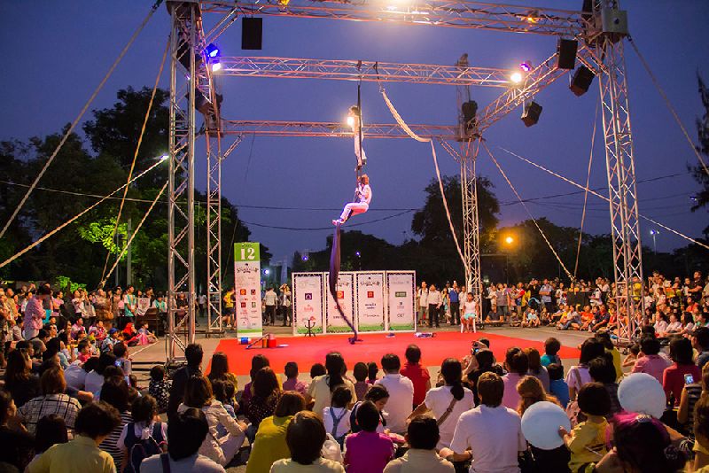 Performers at the 2014 Bangkok Street Show in Lumpini Park.