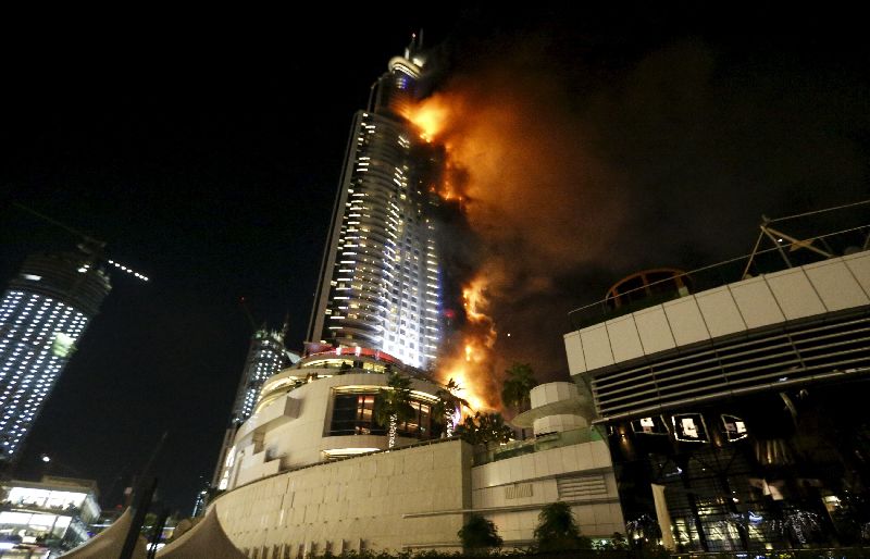 A fire engulfs The Address Hotel in downtown Dubai, Dec. 31, 2015. Photo: Ahmed Jadallah / Reuters.