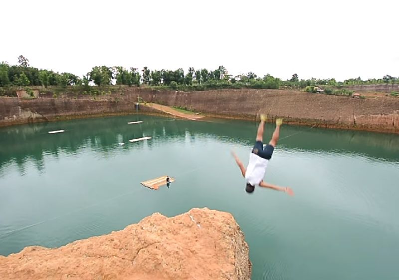 Still image of someone jumping into ‘Grand Canyon Hangdong’ in Chiang Mai province in a video posted Aug. 24, 2015. Source: Palapilii Thailand / YouTube