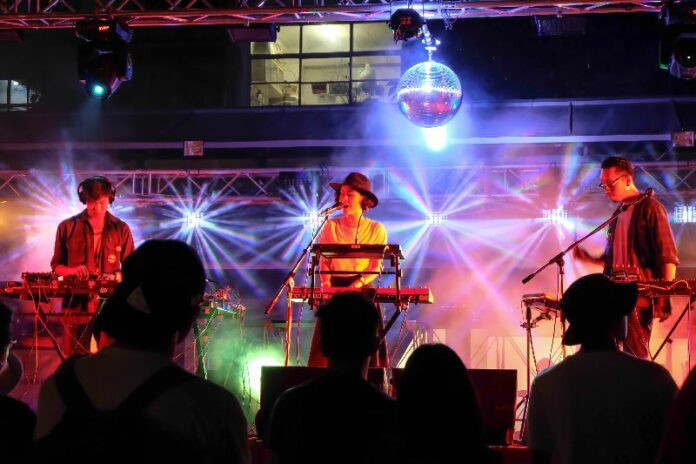 Bonjour, Bonsoir, Bonne Nuit: Fete de la Musique Returns