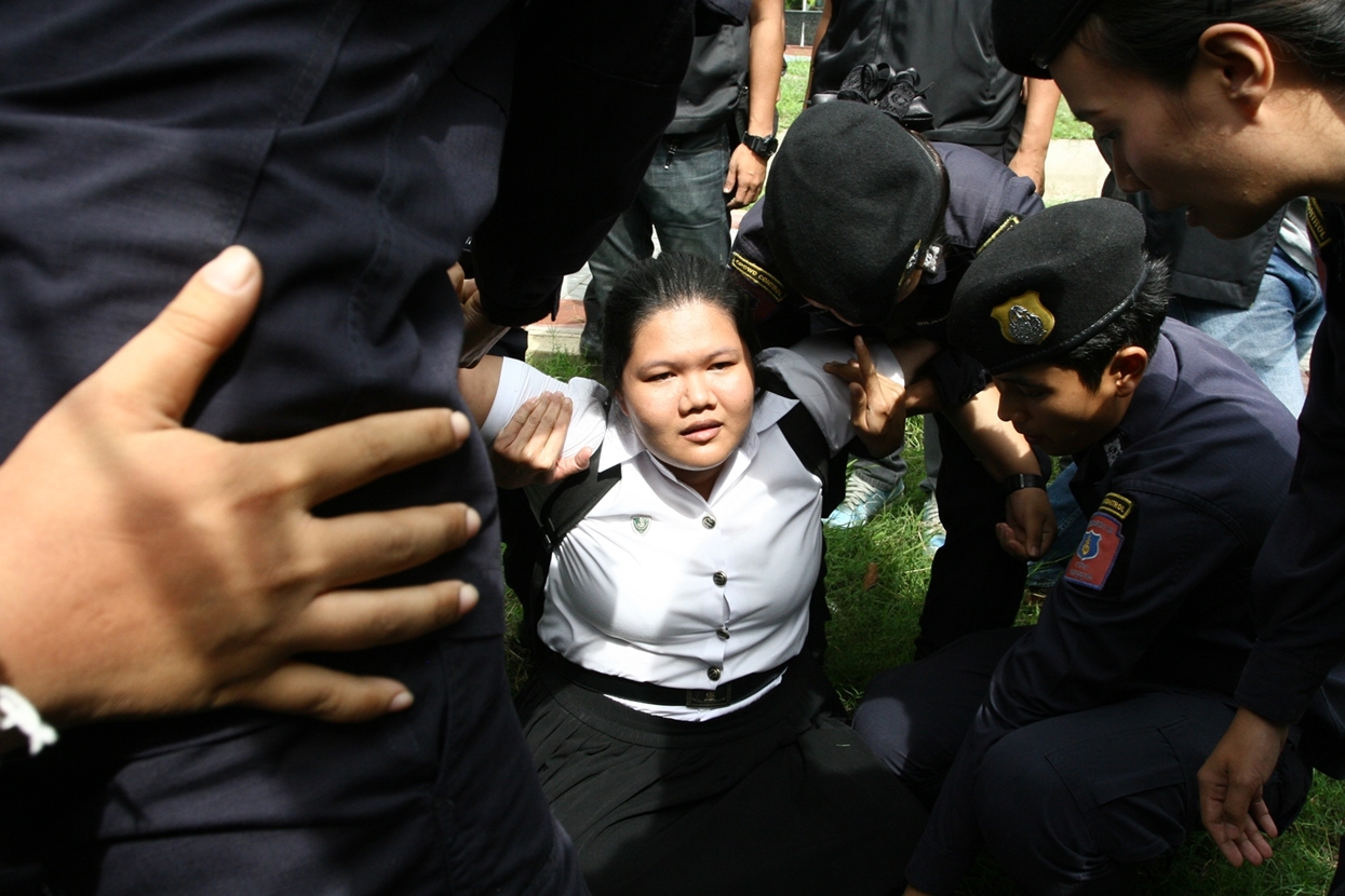 Members of Free Kasetsart were arrested Friday morning near the Defense of Constitution Monument where they were planning to commemorate the 84th anniversary of democracy.