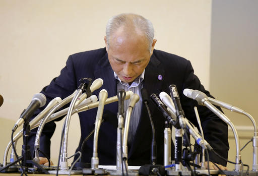In This Monday, June 6, 2016 photo, Tokyo Gov. Yoichi Masuzoe bows before a press conference at Tokyo Metropolitan Government headquarters in Tokyo. Photo: Shizuo Kambayashi / Associated Press