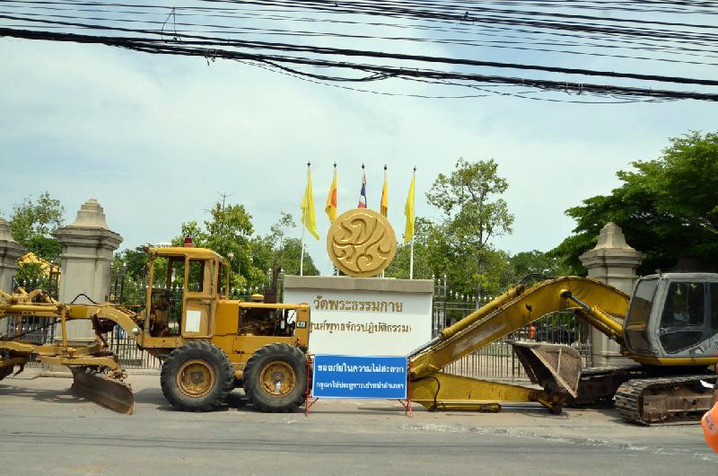 Excavators block entrance to Wat Dhammakaya on May 27.