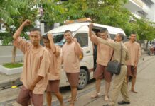 Court Frees 7 Activists