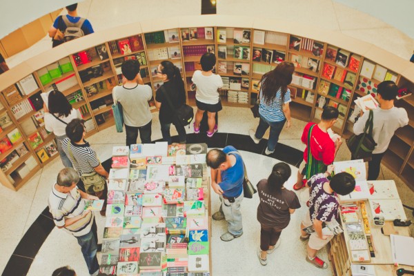 Visitors at the 2015 Bangkok Book Festival at Bangkok Art and Culture Centre. Photo: Bookmoby