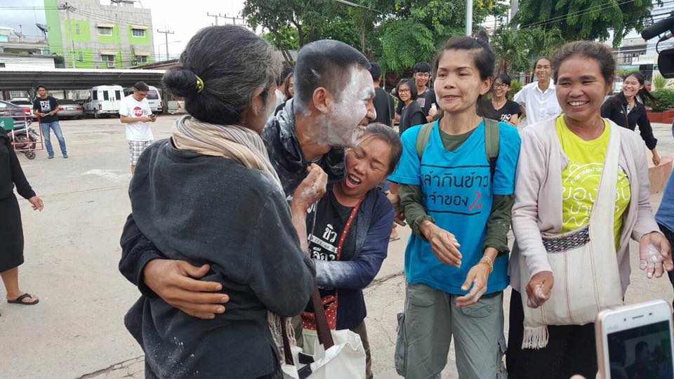 Jatupat ‘Pai’ Boonpattararaksa is greeted his supporters on Tuesday upon his release from prison in Khon Kaen province. Photo: New Democracy Movement / Facebook