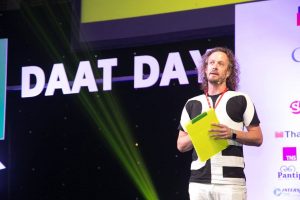 Charles Clapshaw, president of Digital Arts Network in New York speaks about ‘The Rise of Creativity in Digital’ at Daat Day 2015. Photo: Digital Advertising Association (Thailand) / Facebook