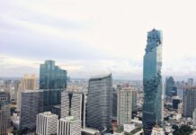 Nativist Learns MahaNakhon Designed by Top Foreign Architect, Complains to Govt