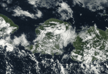 3 Volcanoes Erupt in Indonesia, Flights Disrupted