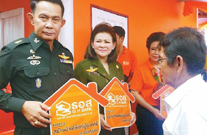 An Aug. 2015 file photo of Preecha Chan-ocha and his wife Pongpan Chan-ocha. Image: Matichon