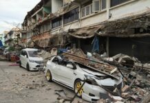 Residents Rescued From Collapsed Shophouses Near Prachaniwet Market