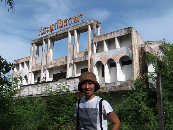 Morimart Raden-Ahmad in front of the Sakaeo Rama in 2013.