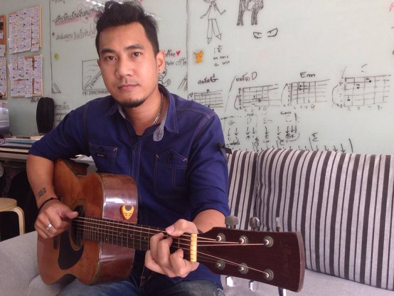 A musician Chalasin Duangsupa at his coffee shop on Tuesday.