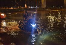Bangkok Expands Flood Warnings to 17 Areas After They Flood