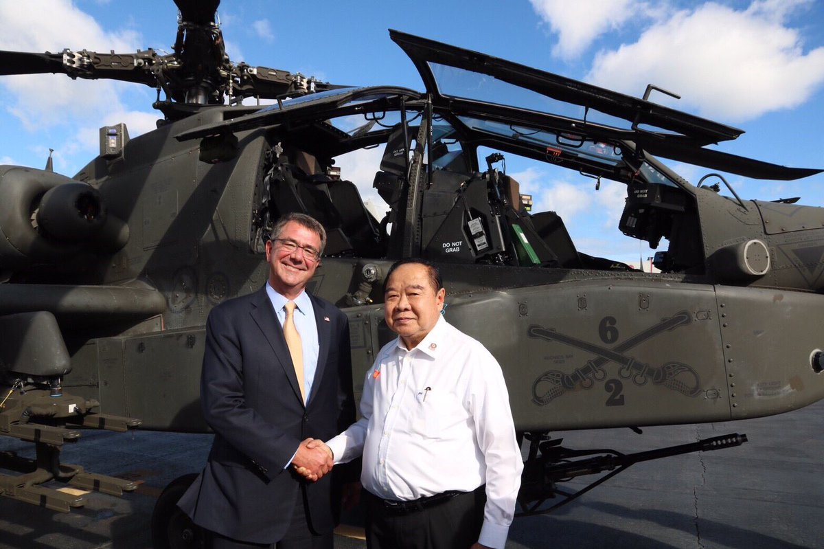 In an undated photo, junta deputy chairman Prawit Wongsuwan shakes hand with then-U.S. Secretary of Defense Ashton Carter during a visit to Hawaii. Image: Matichon