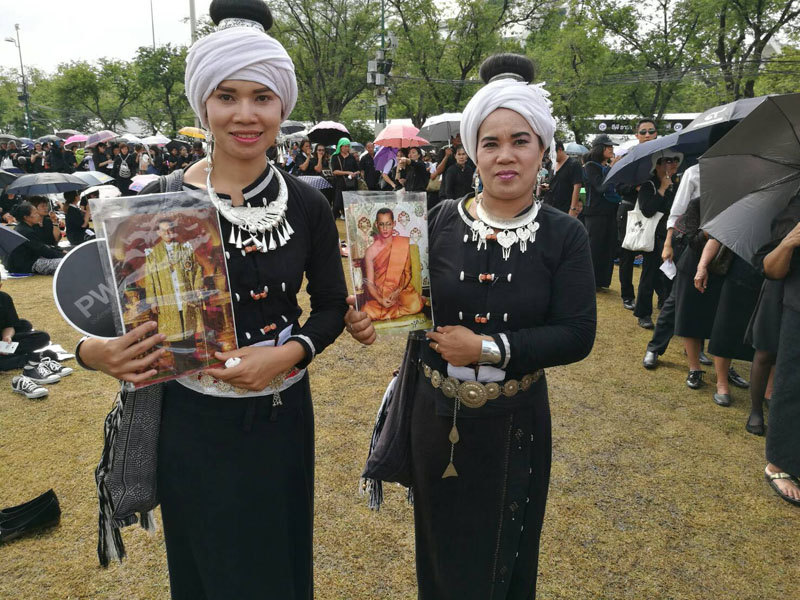 Mourners on Saturday outside the Grand Palace in Bangkok.