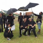 Somtow Sucharitkul and Chatri Chalerm Yukol meet Tuesday afternoon at Sanam Luang to discuss the performance of the royal anthem. Photo: Somtow Sucharitkul / Facebook 