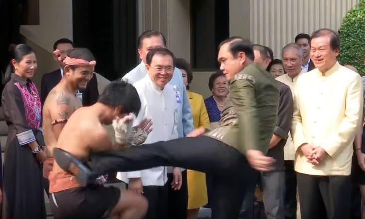 Kicks a Muay Thai fighter