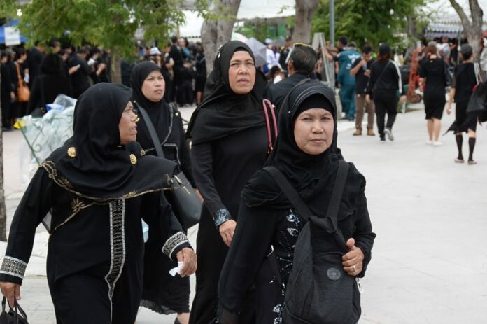 Muslim women at the Sanam Luang on Wednesday in Bangkok.