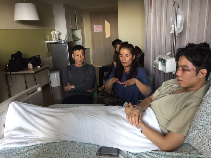 Issarajnuwat Wankawisan, at right, on Saturday at a hospital.