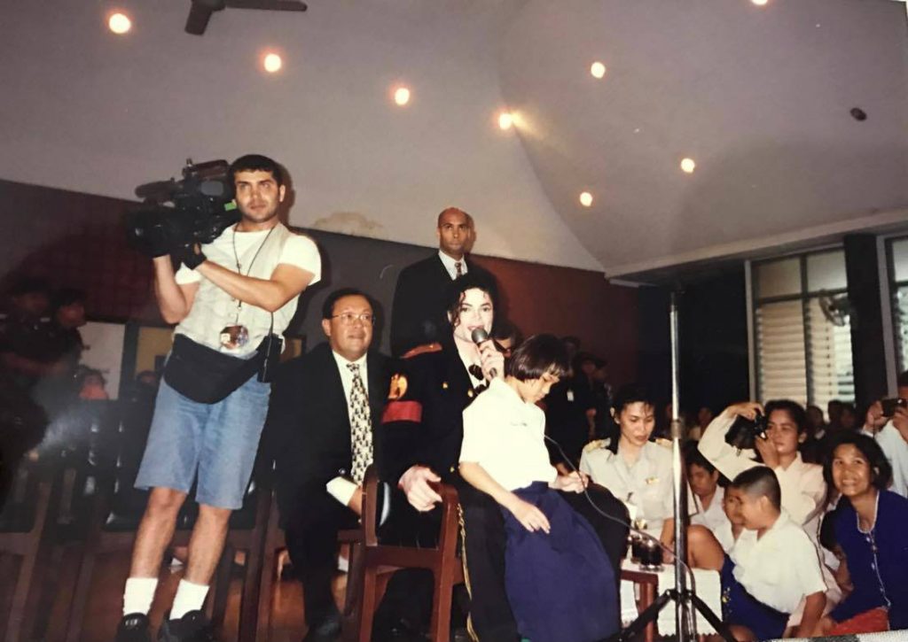 Michael Jackson at the Bangkok School for the Blind on Nov. 4, 1996. Photo: Wirintip Siriratanaanan / Courtesy