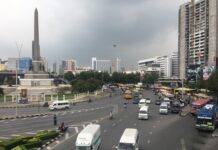 Eviction From Victory Monument Killing Van Business, Trade Rep Says