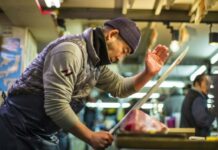 All the Sights of Tokyo’s Tsukiji Fish Market (Without the Smell)