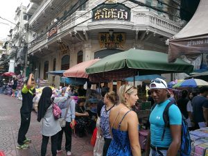 The front of the famous Tang Toh Kang goldshop on Mangkorn Rd.