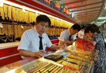 Take a Deeper Taste of Bangkok’s Chinatown