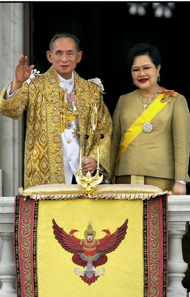 A famous photo of King Bhumibol and Queen Sirikit from June 9, 2006, at the Ananta Samakhom Throne Hall was at the center of a controversy over a photographer who claimed it as his own.