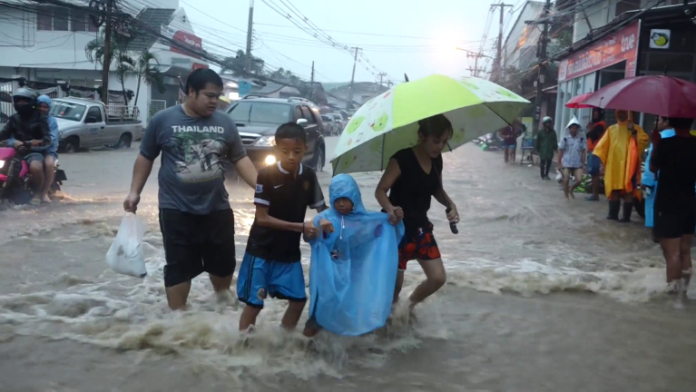 Koh Samui in Surat Thani province flooded on Saturday.