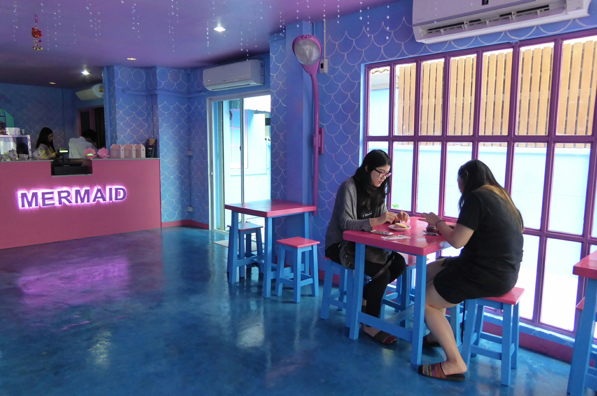 Mermaid Island Cafe