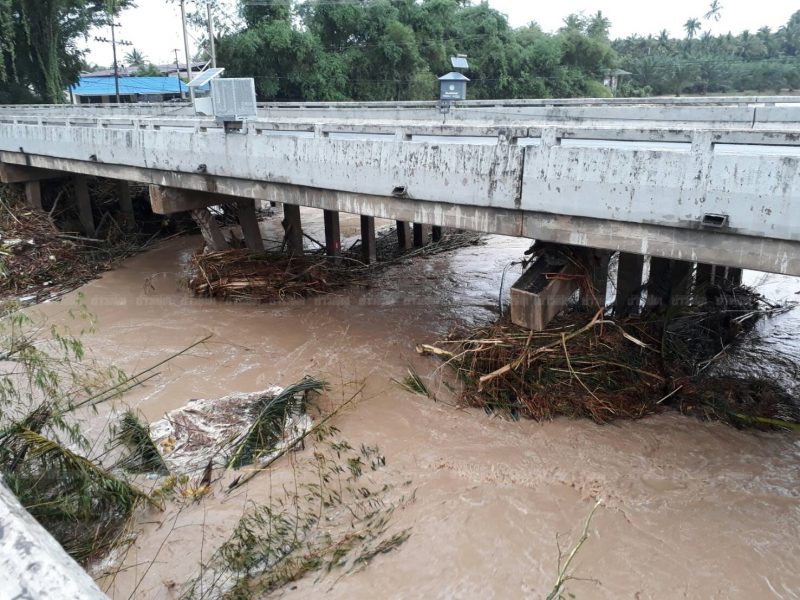 Phet Kasem Road on Tuesday morning in Prachuap Khiri Khan.