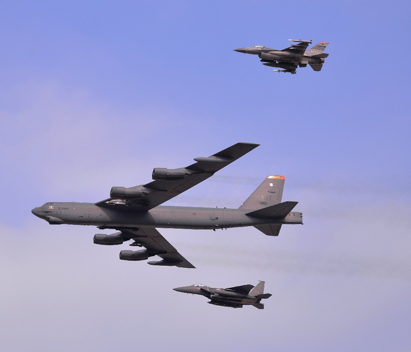 A B-52 in 2016 overflies Korea in response to North Korean nuclear test. Photo: Benjamin Sutton / Wikimedia Commons