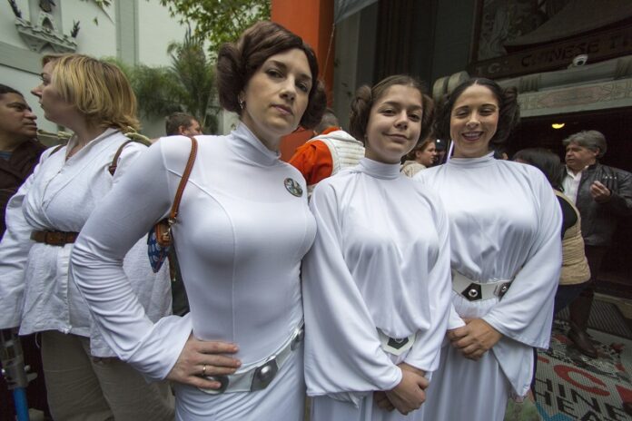Costumed fans dressed as Princess Leia in