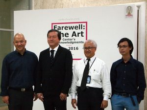 From left to right: The Art Center’s head Prapon Kumjim, first chief curator Apinan Poshyananda, Director of Chulalongkorn University’s Office of Academic Resources Amorn Petsom and Suebsang Sangwachirapiban, The Art Center’s manager 