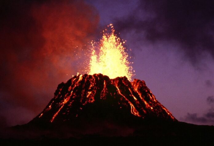 Puu Oo volcano seen here in 1983 on Kilauea, Hawaii. Photo: G.E. Ulrich / Associated Press