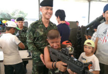Trigger Happy: Thai Children Get Hands on Tanks, Jets, Guns for Children’s Day (Photos)