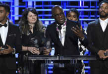 ‘Moonlight’ Sweeps Spirit Awards; Affleck Wins Best Actor