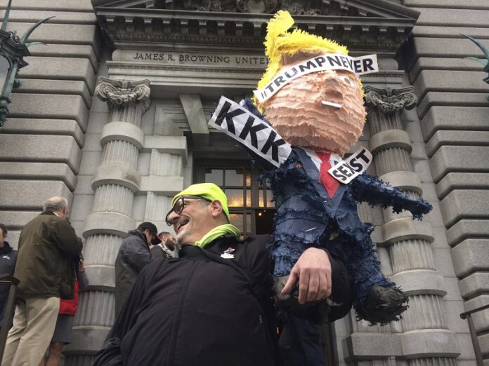 Activity is seen outside the 9th U.S. Circuit Court of Appeals building Tursday in San Francisco. Photo: Haven Daley / Associated Press