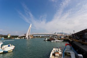 Lover’s Bridge at the Tamsui Fisherman’s Wharf. Photo: Schen1119 / Flickr 