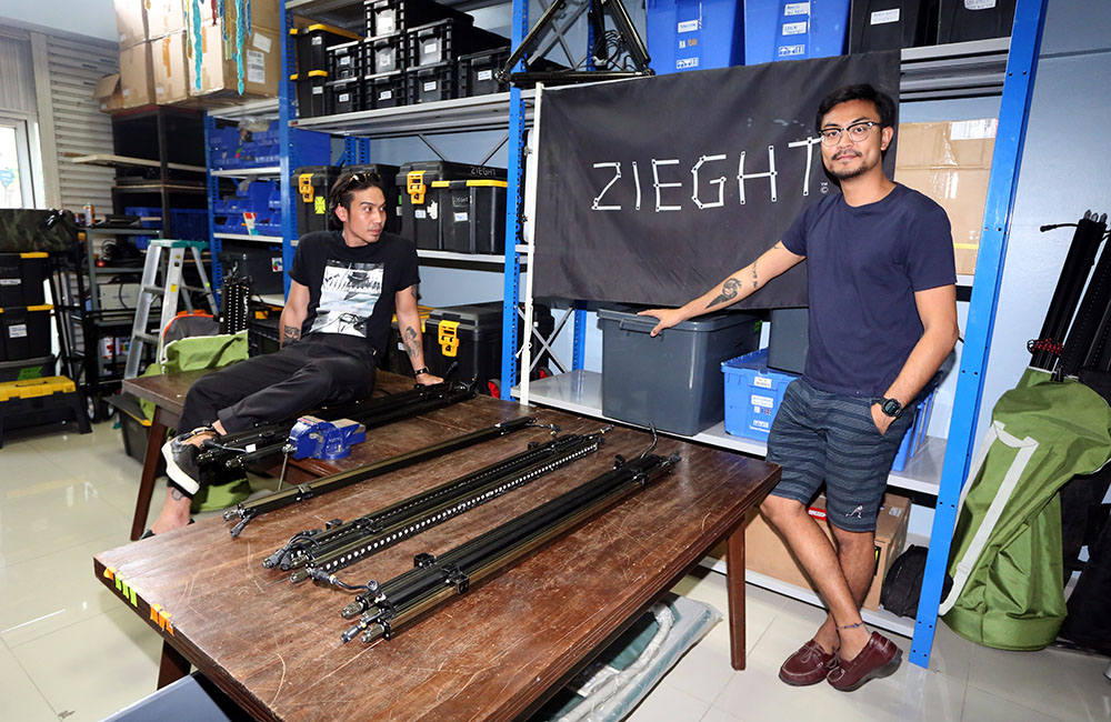 GEAR HEADS: Swerb's Jay Plodpai, at left, and Mont Watanasiriroch at their Bangkok office.