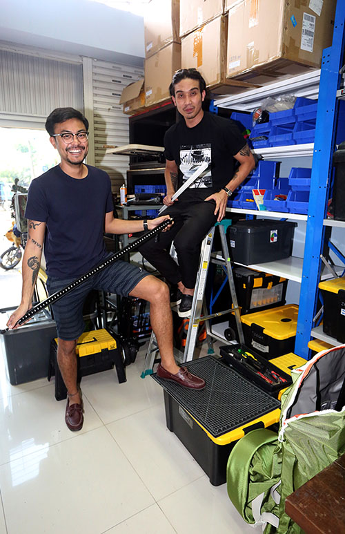 GEAR HEADS: Swerb's Mont Watanasiriroch, at left, and Jay Plodpai at their Bangkok offices.