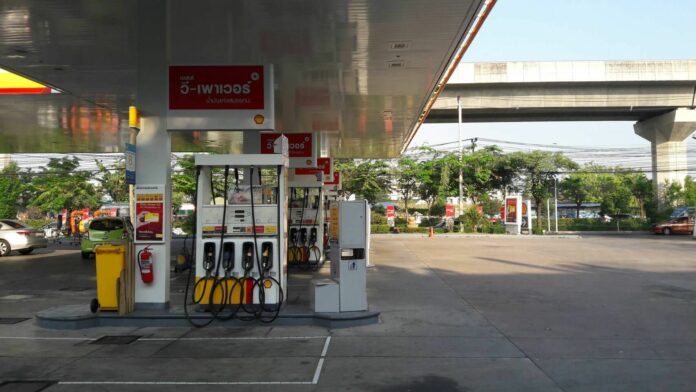 The Shell gas station where Tattiya Bunnag and Prateung Tongead were found dead Saturday morning in Bang Na district.