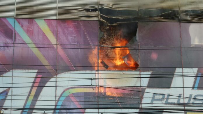 TECH SHOP BURNS AT FORTUNE TOWN
